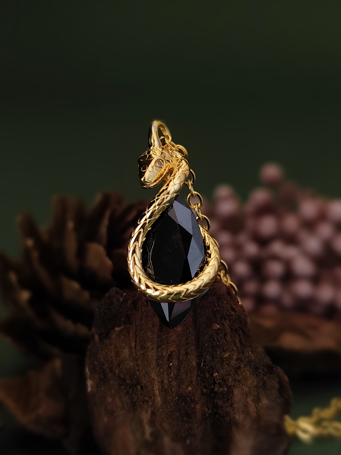 Cardan Snake Onyx Necklace