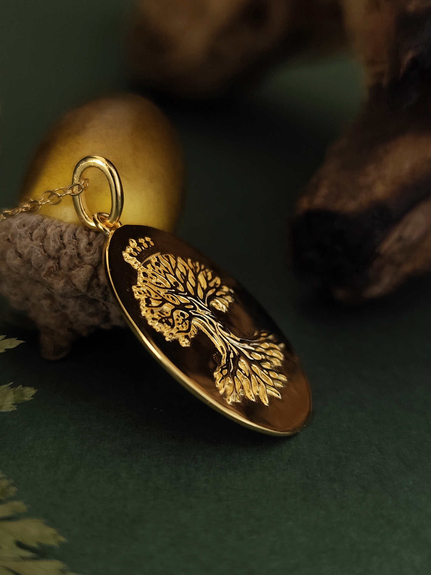 House of Greenbriar Crest Necklace