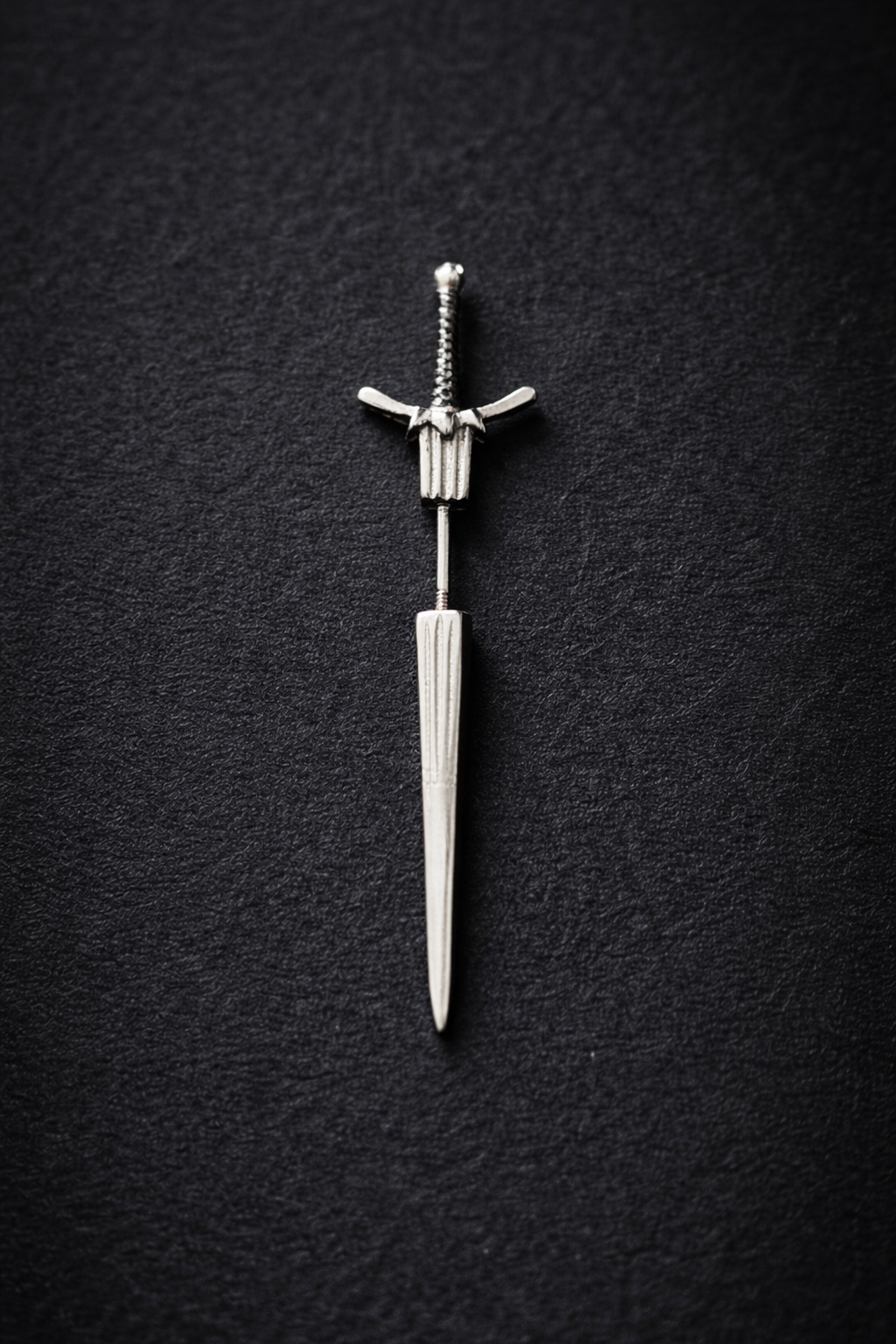 Wind-cleaver Sword Ear Cuff