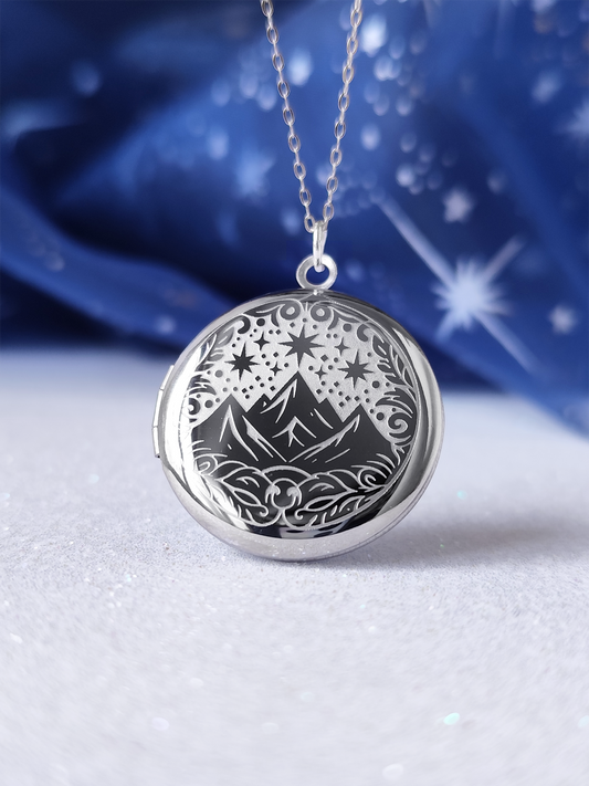 Acotar Locket Necklace