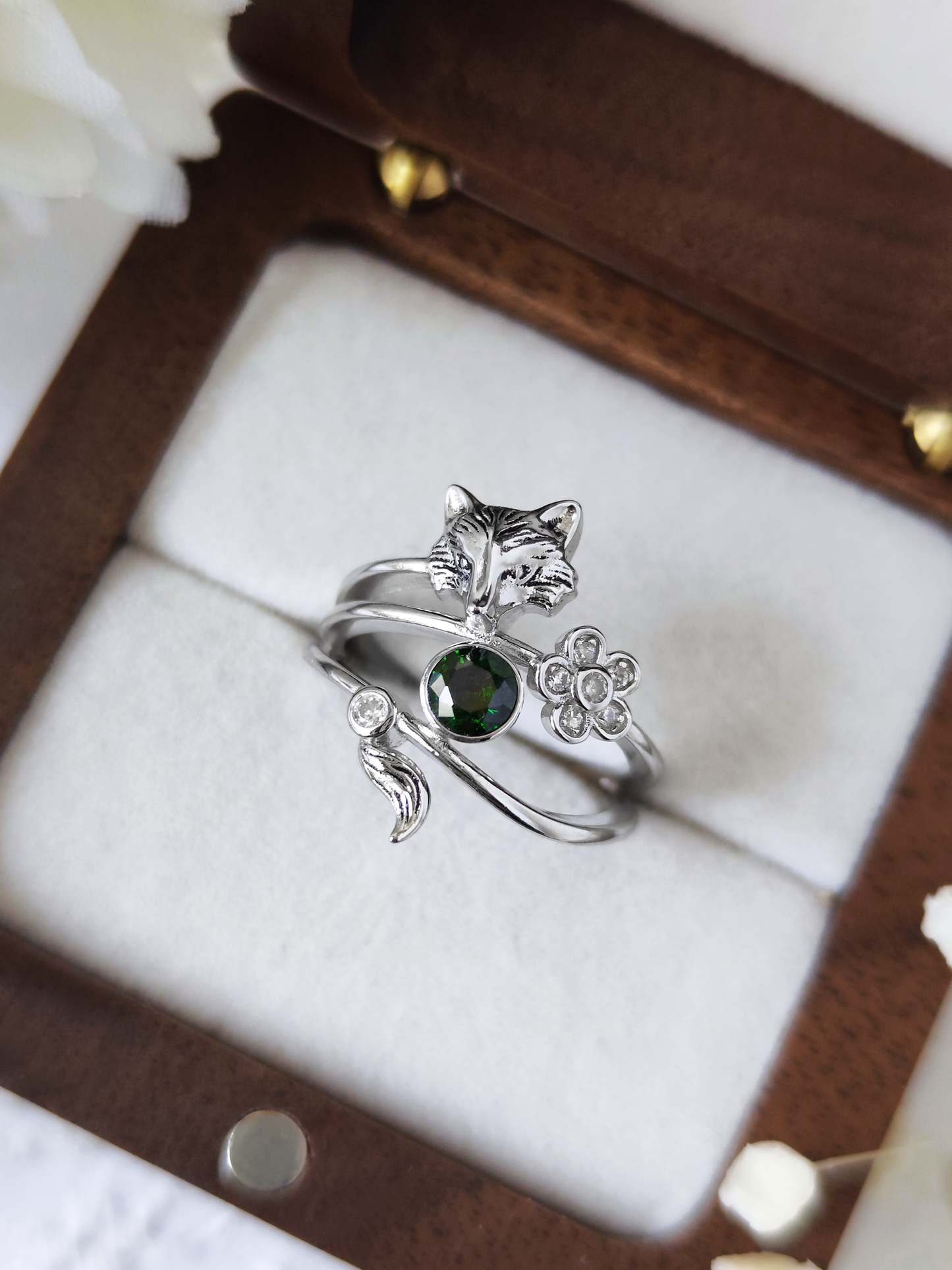 Lowe White Wolf Ring