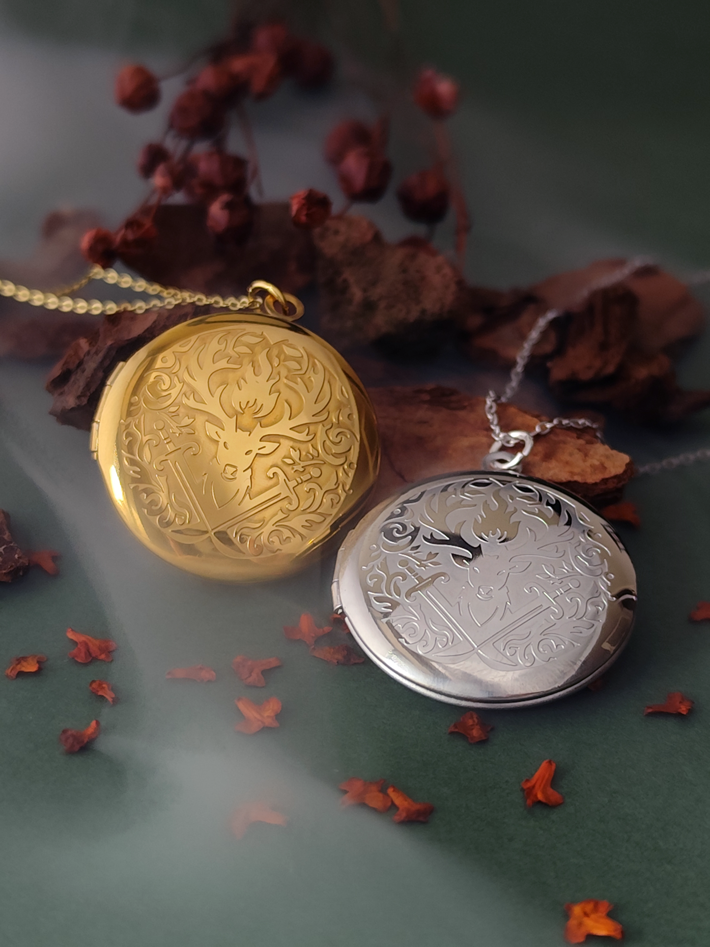 Terrasen Locket Necklace