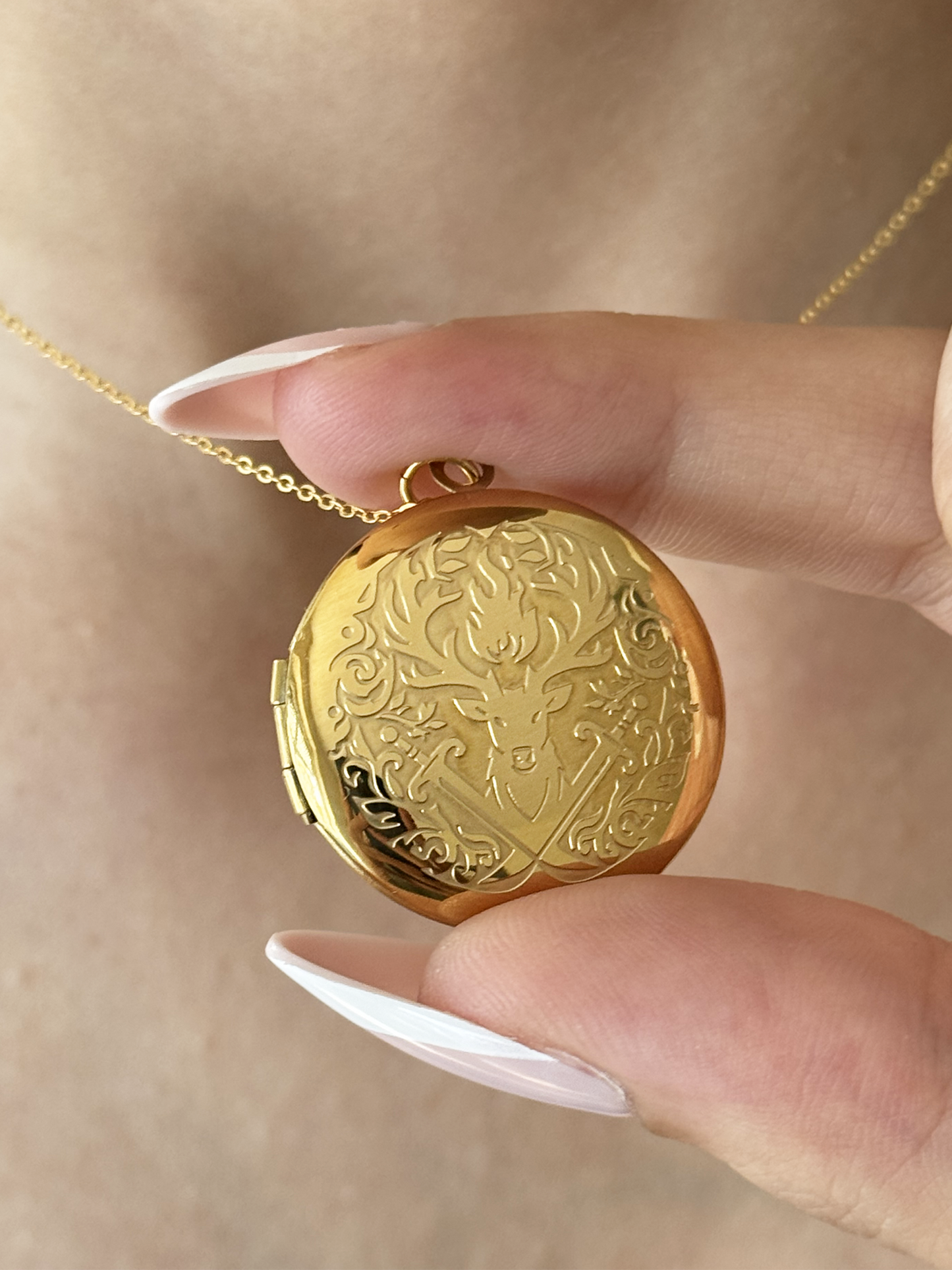 Terrasen Locket Necklace