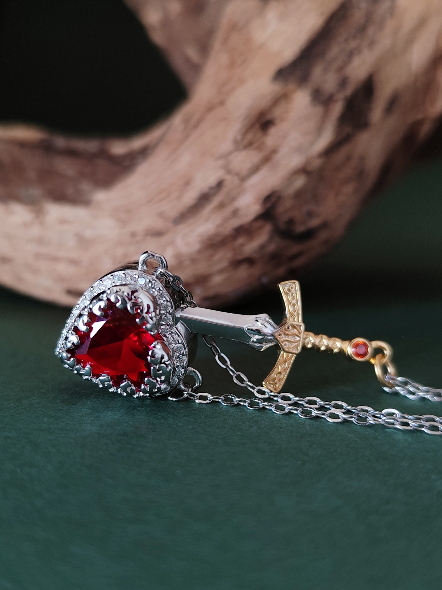 ✨️一点物✨️Hearting Sword Pendant チェーン付き 【公式通販】 ✨️一点物✨️Hearting Sword Pendant チェーン付き 【公式通販】