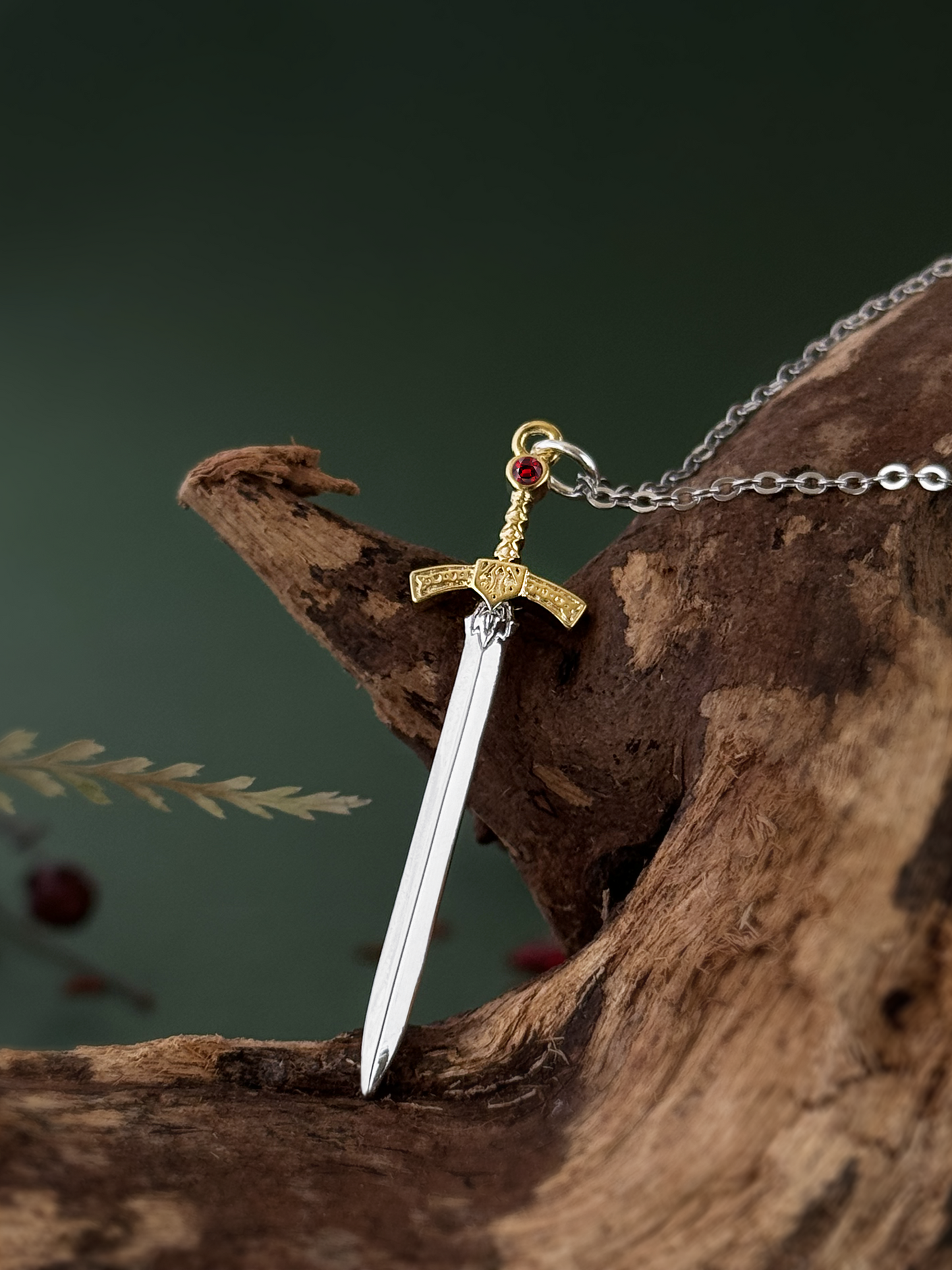 Goldryn Sword Necklace (Deluxe)